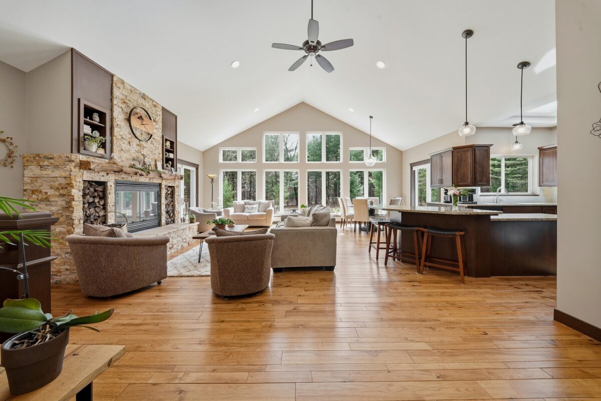 909 Thistle Lane Eau Claire WI 54703 — photo 6