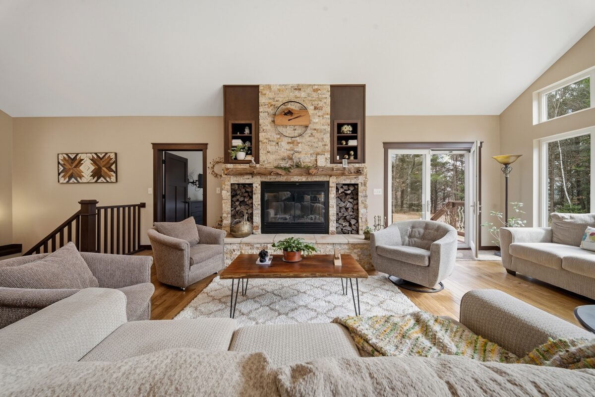 909 Thistle Lane Eau Claire WI 54703 — photo 8