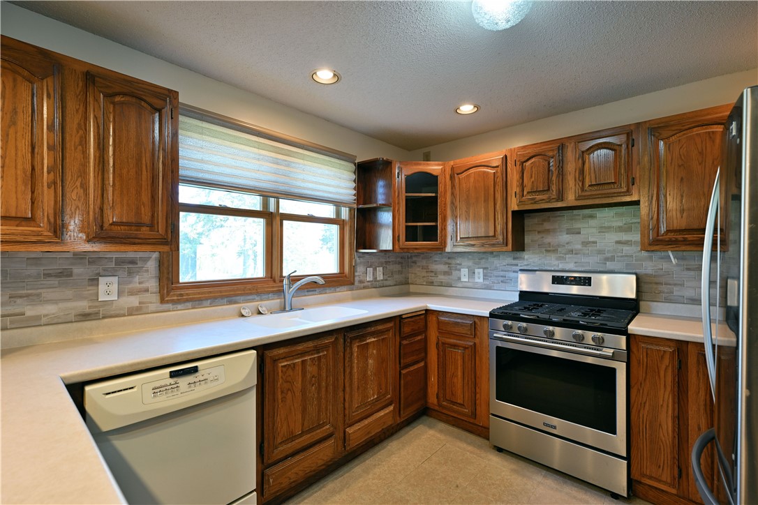 Residential at 918 Superior, Spooner, WI 54801 — photo 11