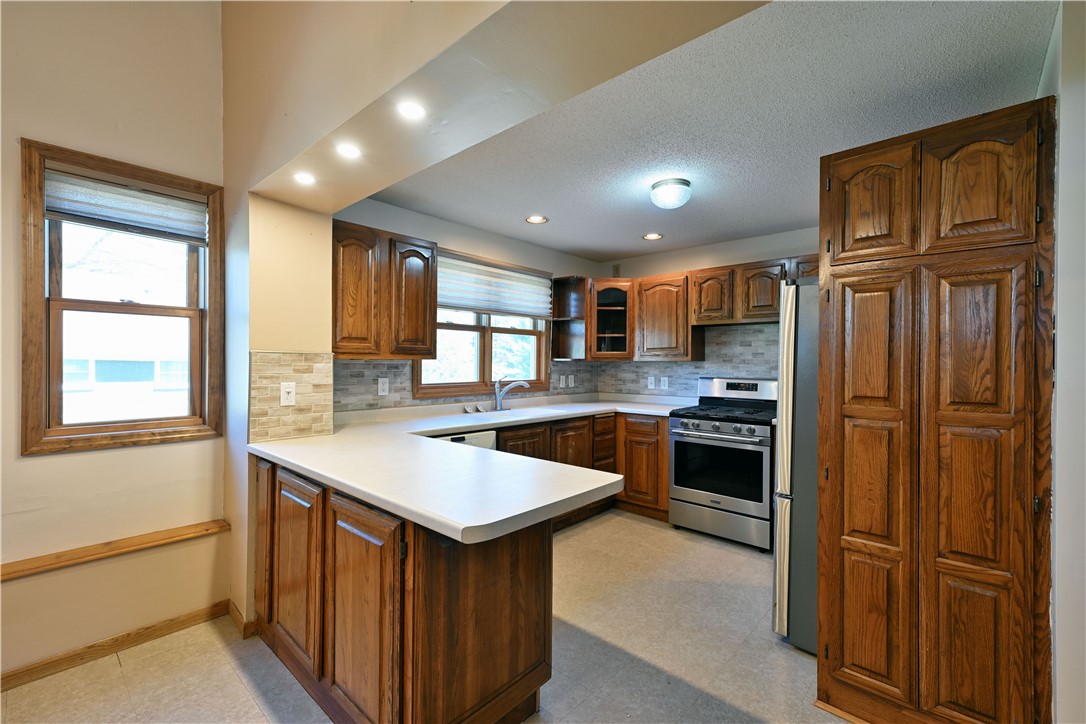 Residential at 918 Superior, Spooner, WI 54801 — photo 25