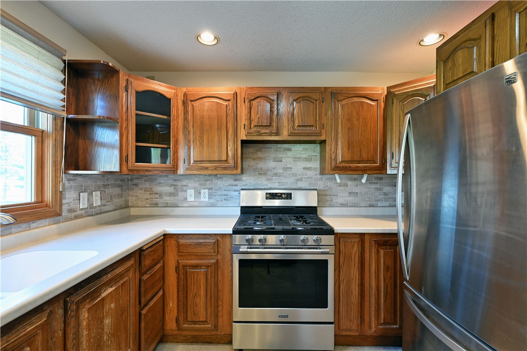 Residential at 918 Superior, Spooner, WI 54801 — photo 4