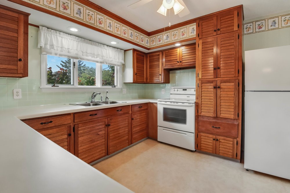 Residential at 924 Superior Street, Spooner, WI 54801 — photo 8