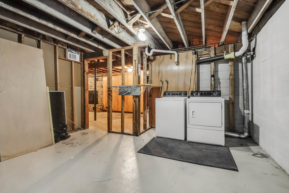 Residential at 924 Superior Street, Spooner, WI 54801 — photo 10