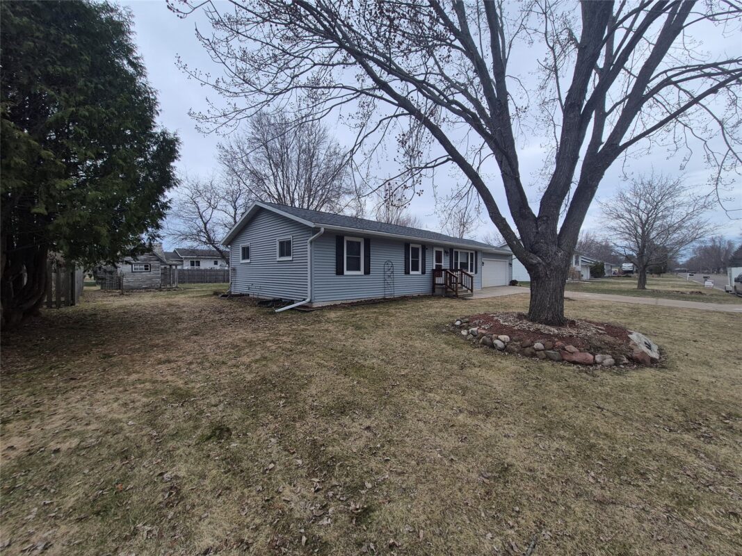 Residential at 928 Yorkshire Avenue, Rice Lake, WI 54868 — photo 2