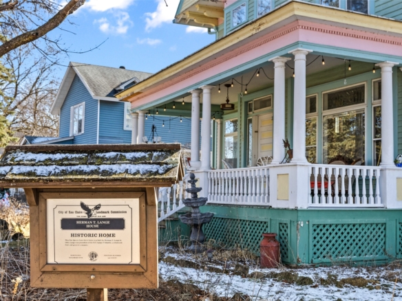 Residentialhouse for sale picture with an address of  930 3rd Avenue in Eau Claire and a list price of 468000