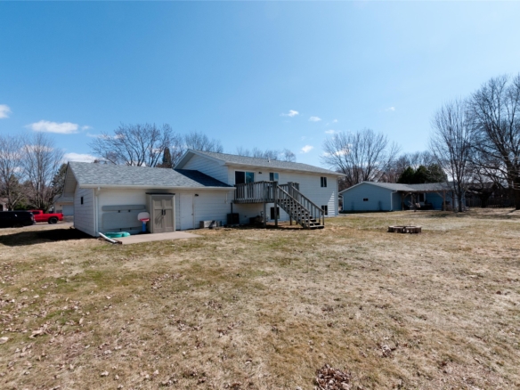 Residentialhouse for sale picture with an address of  932 Yorkshire Avenue in Rice Lake and a list price of 299900