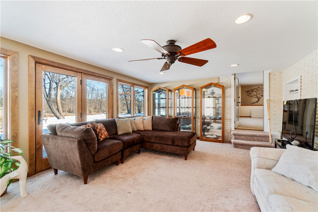 9556-27th-Eau-Claire-WI-54703-1