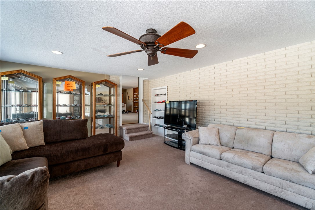 9556-27th-Eau-Claire-WI-54703-2