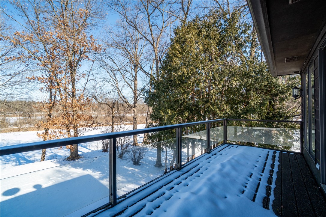 9556-27th-Eau-Claire-WI-54703-5