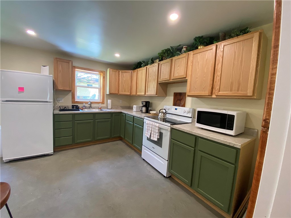 Residential at 985 25 1/16 Street, Chetek, WI 54728 — photo 3