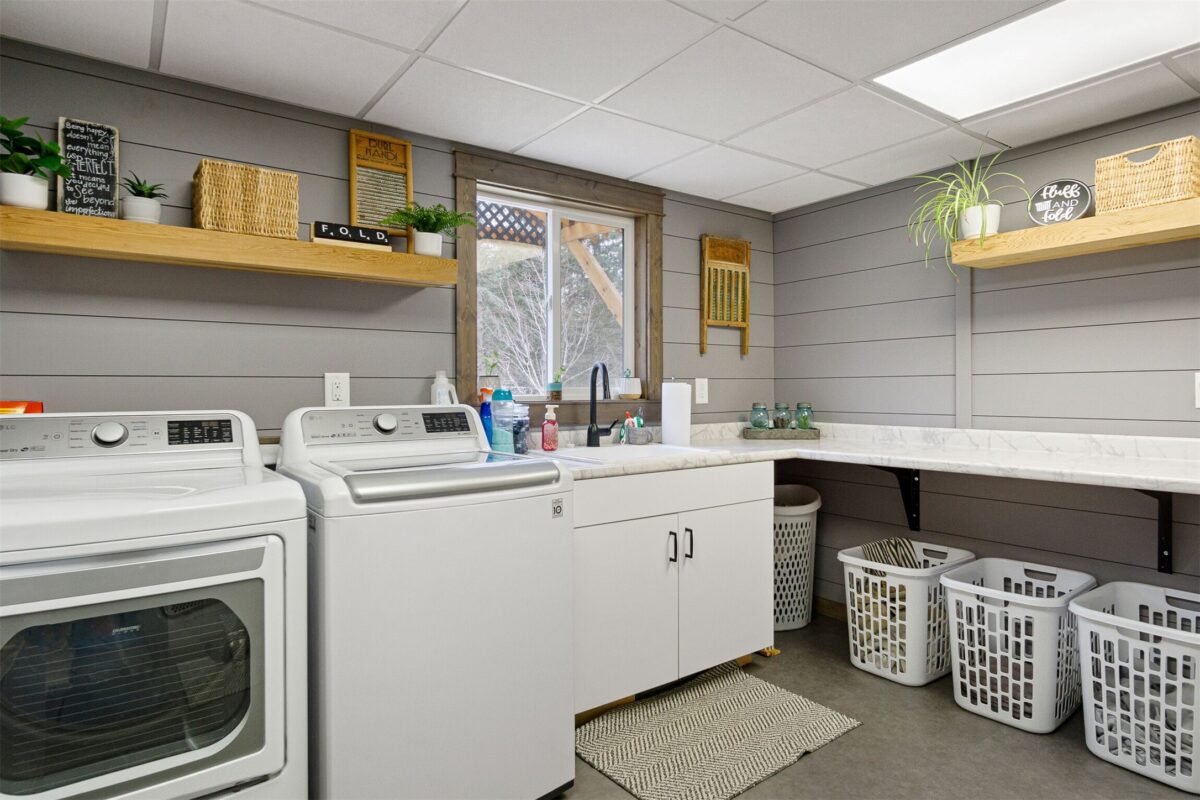 Residential at E4085 Woodfield Road, Eau Claire, WI 54701 — photo 9
