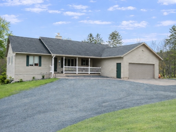 Residentialhouse for sale picture with an address of  N12003 Fernwall Avenue in Stanley and a list price of 479000