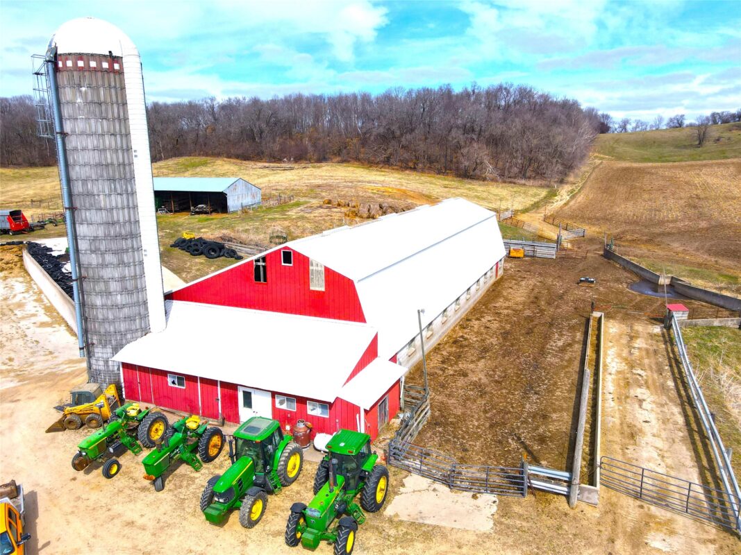 Farm at N41286 Halama Road, Independence, WI 54747 — photo 6