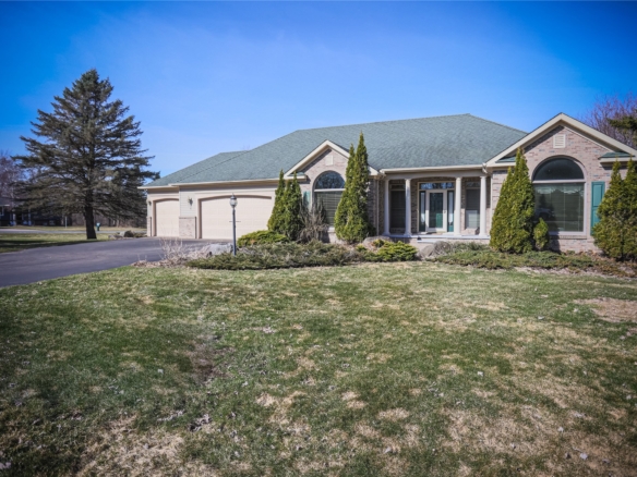 Residentialhouse for sale picture with an address of  N8889 1031st Street in River Falls and a list price of 750000