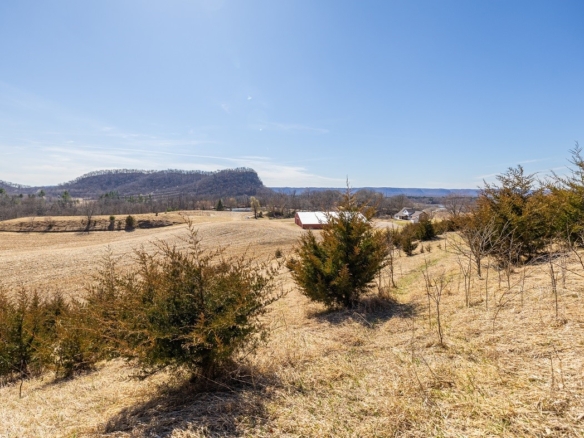 Residentialhouse for sale picture with an address of  S2901 Semling Lane in Fountain City and a list price of 1100000