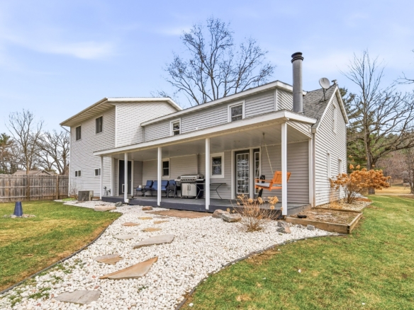 Residentialhouse for sale picture with an address of  S3844 Silver Springs Court in Eau Claire and a list price of 340000