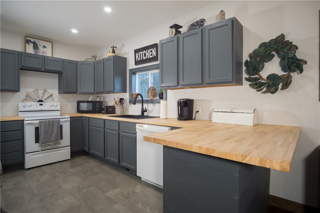 Residential at S517 Sand Road, Mondovi, WI 54755 — photo 4