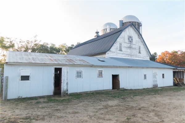Residential at S517 Sand Road, Mondovi, WI 54755 — photo 1