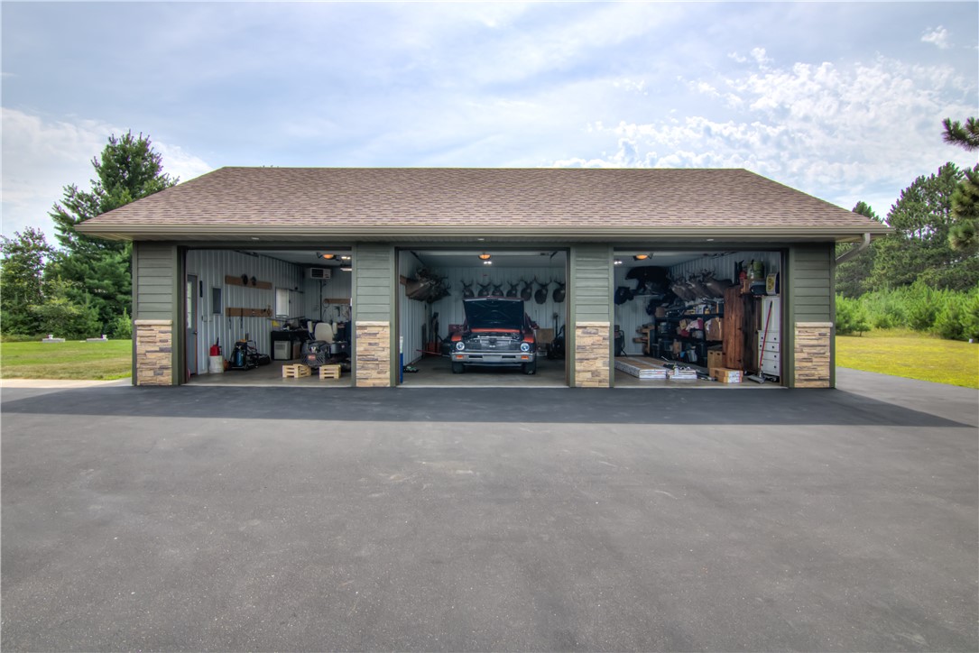 Residential at S9025 Lowes Creek Road, Eleva, WI 54738 — photo 2