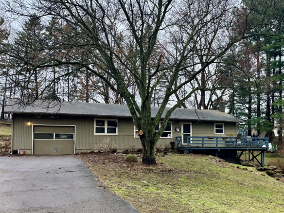 Residentialhouse for sale picture with an address of  S9220 Hillview Road in Fall Creek and a list price of 399900