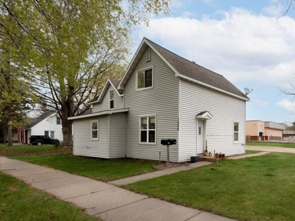 1520 8th Street E 1 & 2, Menomonie, WI