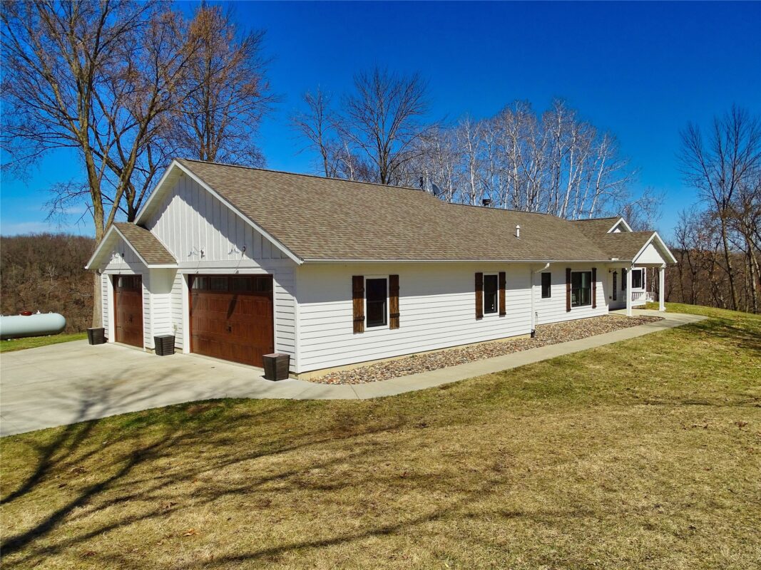 W3300 160th Avenue  Maiden Rock WI 54750 — photo 4