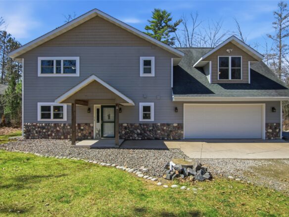 W8895 North Lake Road, Greenwood, WI