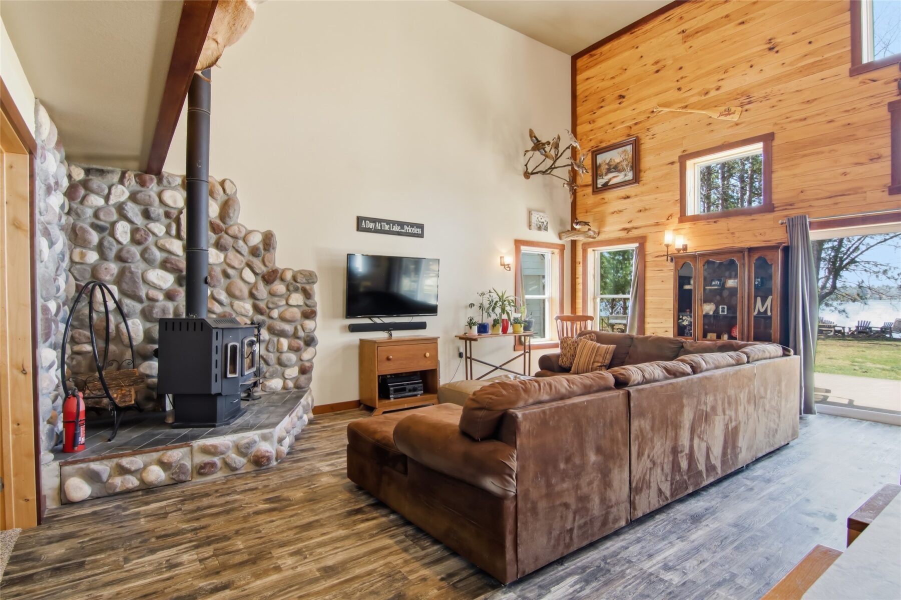 W8895 North Lake Road, Greenwood, WI — photo 9