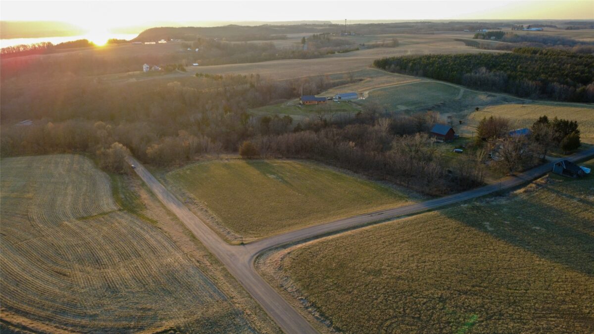 XX Stewart Road Stockholm WI 54769 — photo 2