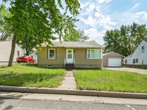 1021 Essex Street, Eau Claire WI — $235,000