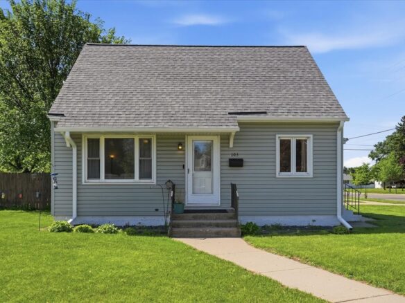 103 E Grant Avenue, Eau Claire WI — $255,000