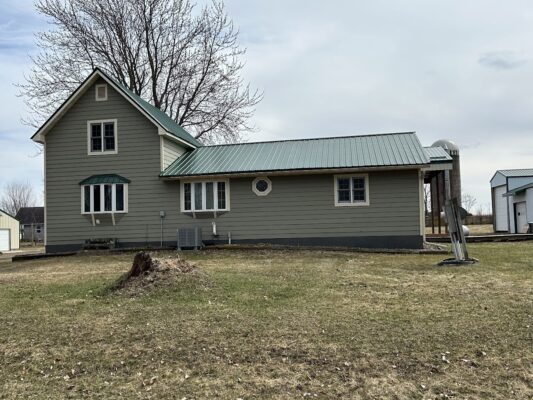 Residentialhouse for sale picture with an address of  1085 13th Avenue in Barron and a list price of 330000