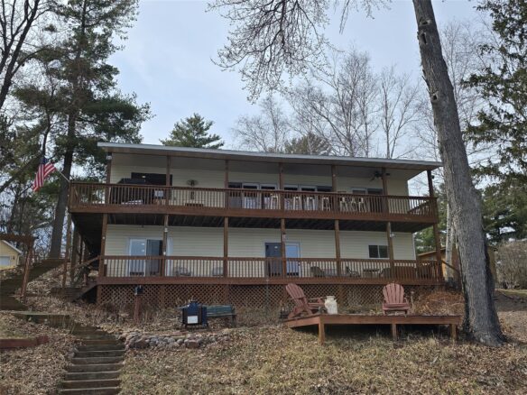 Residentialhouse for sale picture with an address of  1197 21 3/4 22nd Street in Chetek and a list price of 499900
