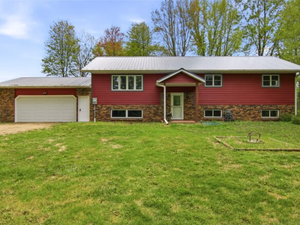 1237 County Road N, Roberts WI — $425,000