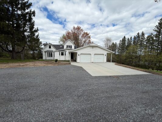 1527 Deerfield Road, Eau Claire, WI