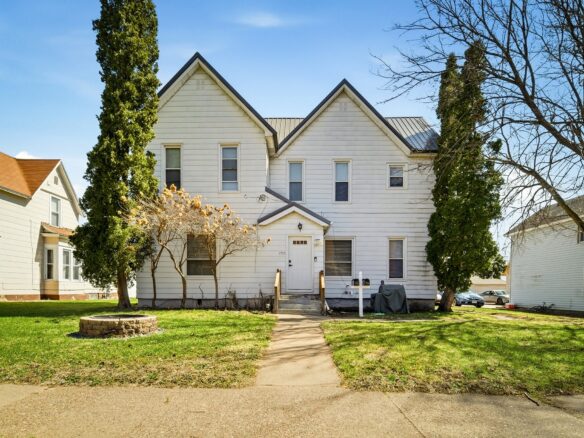 1715 Babcock Street 1 & #1/2, Eau Claire, WI