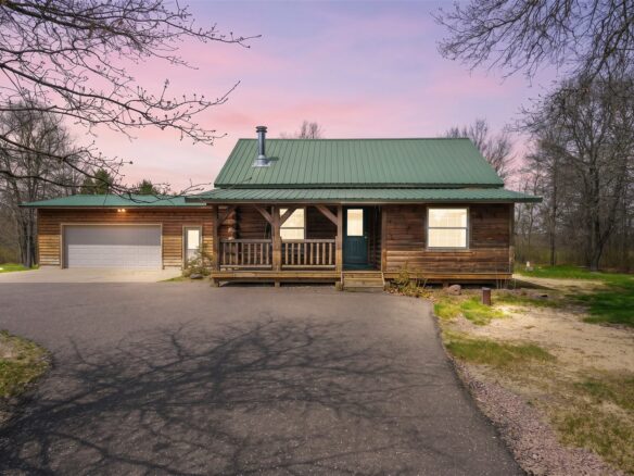 Residentialhouse for sale picture with an address of  19498 County Road Gg  in Augusta and a list price of 528000