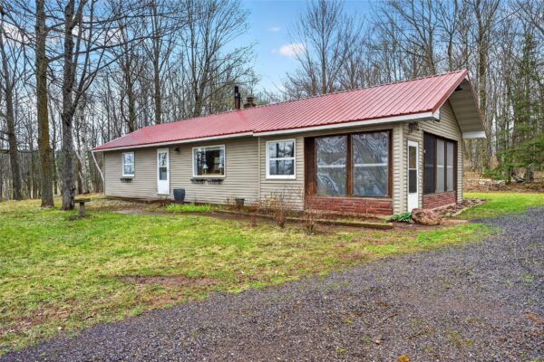 Residentialhouse for sale picture with an address of  22535 Tuttles Lane in grand view and a list price of 197500