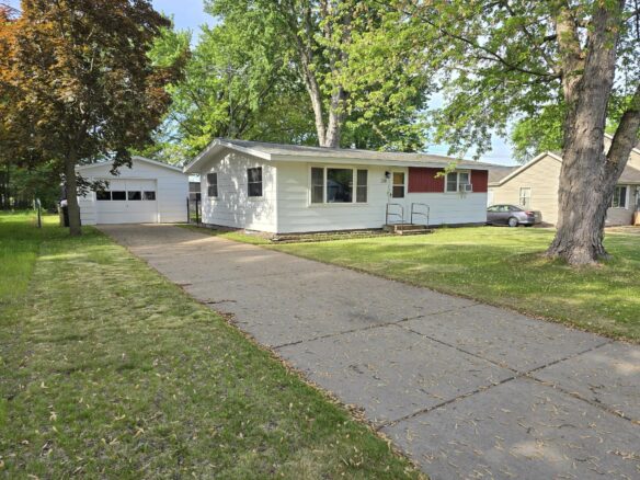 241 1st Avenue, Chippewa Falls WI 54729 - Residential house for sale - MLS #1601504 - image1