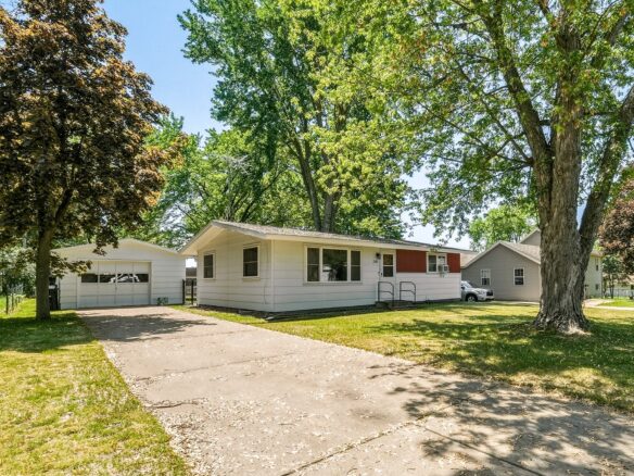 241 1st Avenue, Chippewa Falls WI 54729 - Residential house for sale - MLS #1601504 - image1