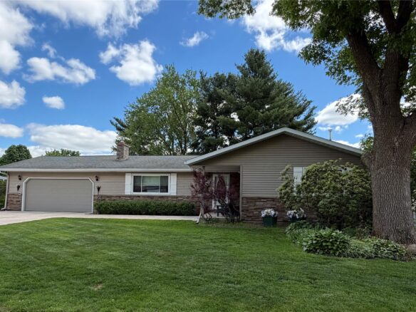 2439 14th Street, Eau Claire WI — $325,000