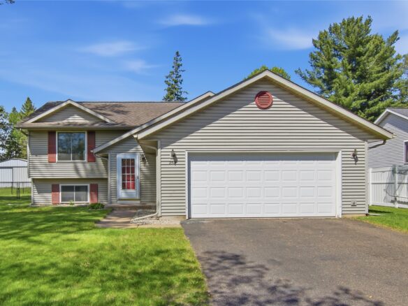 2518 Pine View Road, Eau Claire WI — $320,000