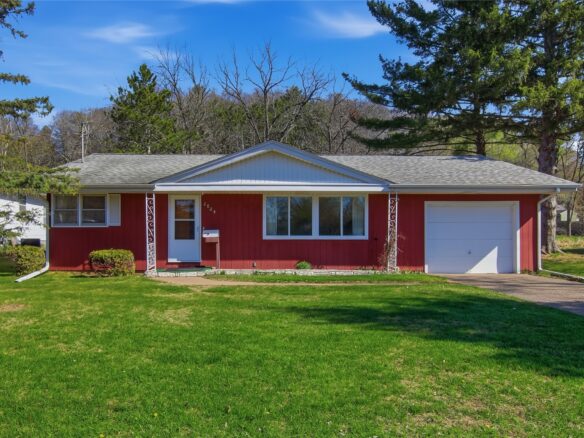2824 Seymour Road, Eau Claire WI — $274,900