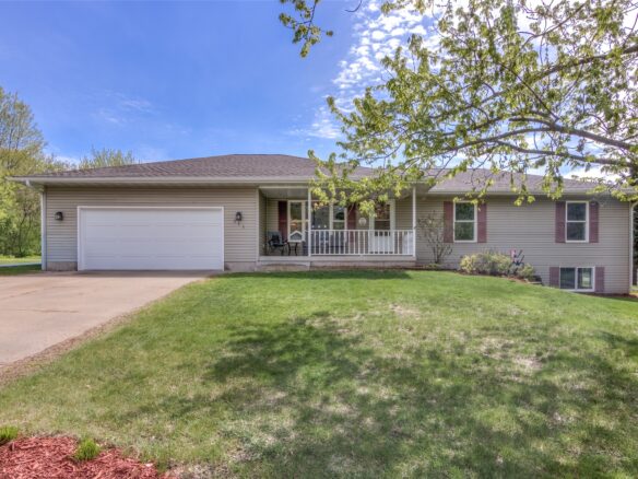 311 Glenwood Court, Chippewa Falls WI 54729 - Residential house for sale - MLS #1600990 - image1