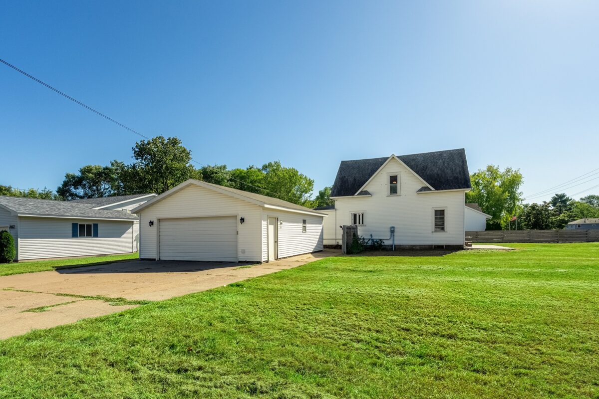 3241 Starr Avenue, Eau Claire, WI — photo 2