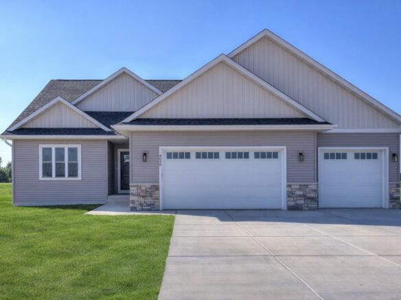 4098 141st Street, Chippewa Falls WI — $494,900