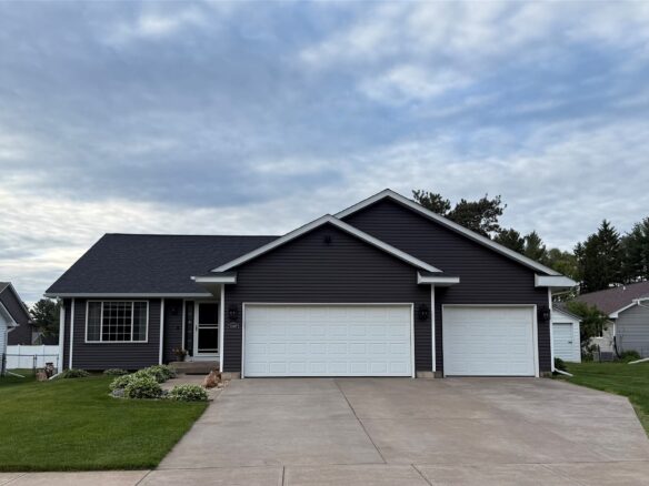 4426 Springfield Drive, Eau Claire WI 54701 - Residential house for sale - MLS #1601328 - image1