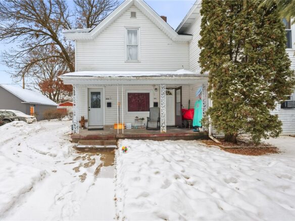 505 W Willow 1-2, Chippewa Falls WI — $239,900