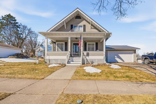 506 Clay Street Street, Neillsville WI — $170,000