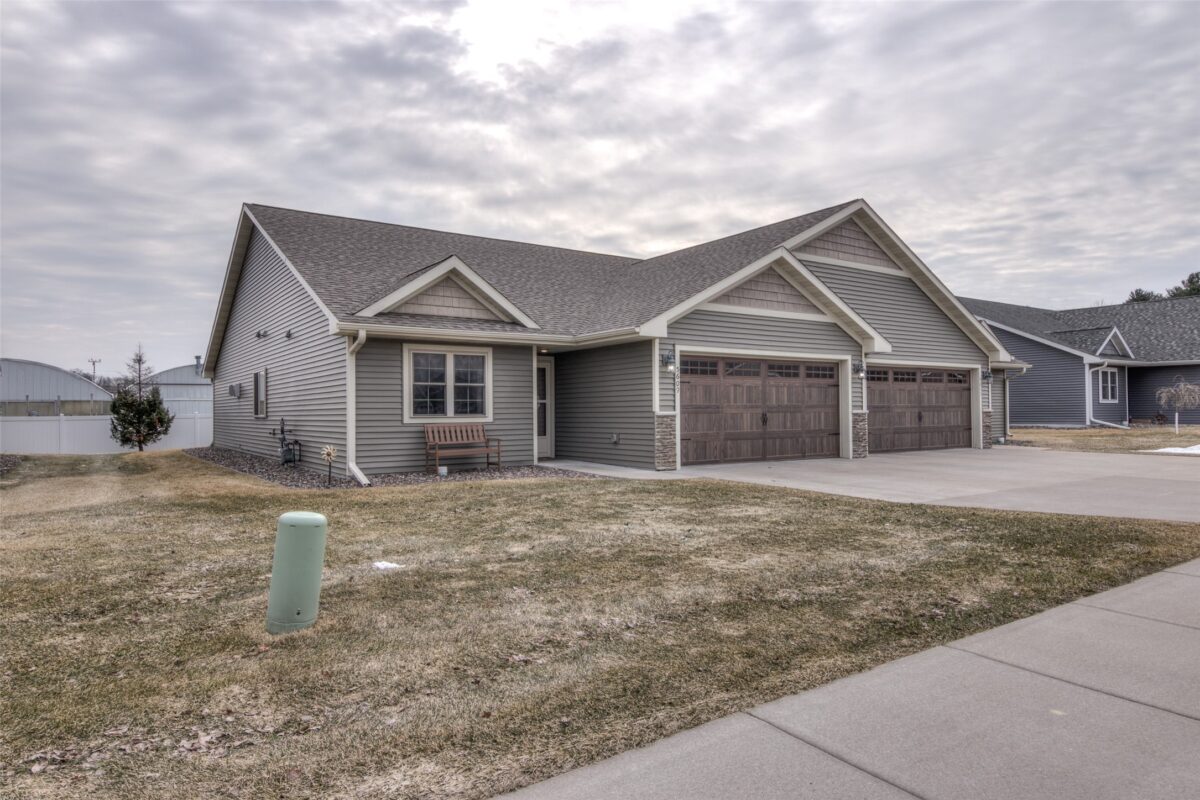5609 Green Park Drive, Eau Claire, WI — photo 29